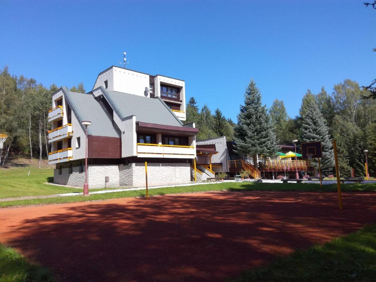 Hotel Ceska Farma Dolni Dvur Ngoại thất bức ảnh