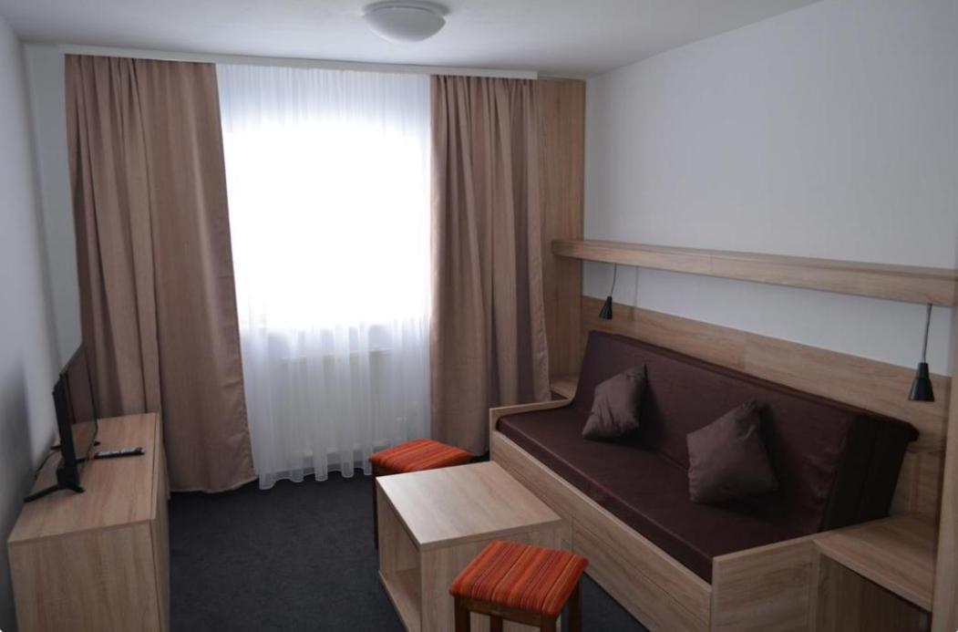 Hotel Ceska Farma Dolni Dvur Ngoại thất bức ảnh